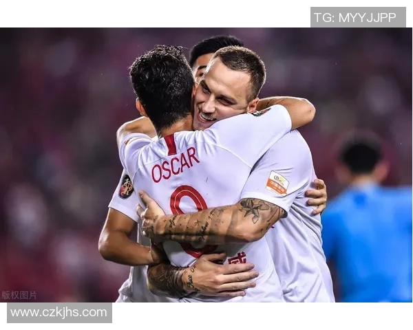 阿尔梅勒与前进之鹰激战成平双方精彩表现引发球迷热议